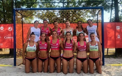 Equip femení de la UB campió d'Europa d'handbol platja | Esports UB